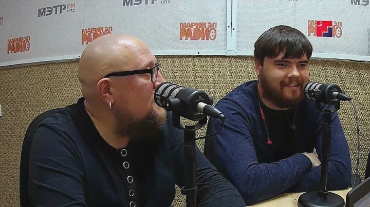 На одной волне (телеверсия): Дом кукол